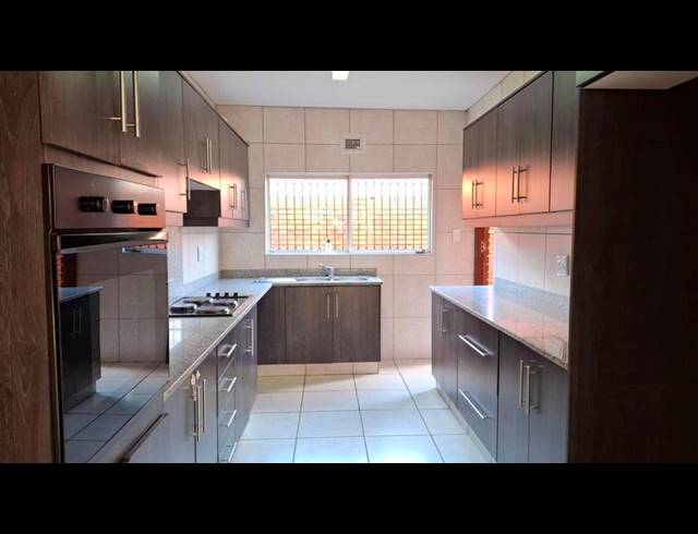 3 BEDROOM PROPERTY TO RENT IN OVERPORT